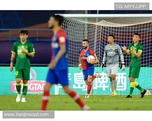 亮了！河南队门将无法吐水苦笑，足协杯决赛：北京国安哀兵夺冠